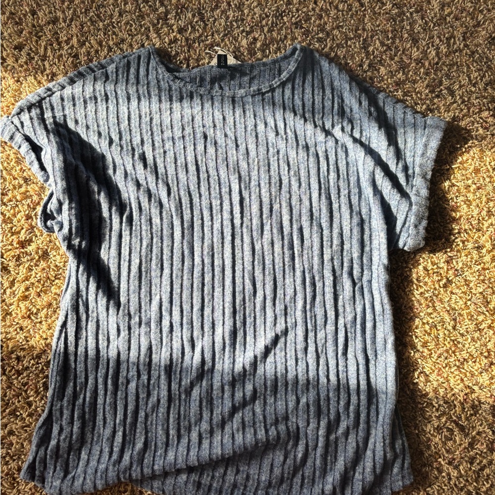 Gray Textured Short Sleeve Top